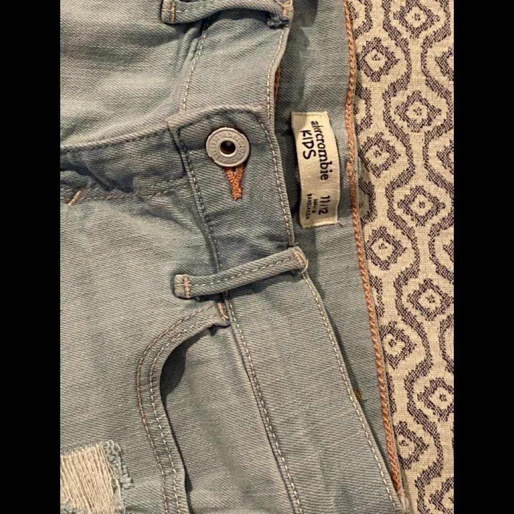 Abercrombie Kids Denim Cut Off Jean Shorts Light​​​​​​​​​ - Picture 8 of 8